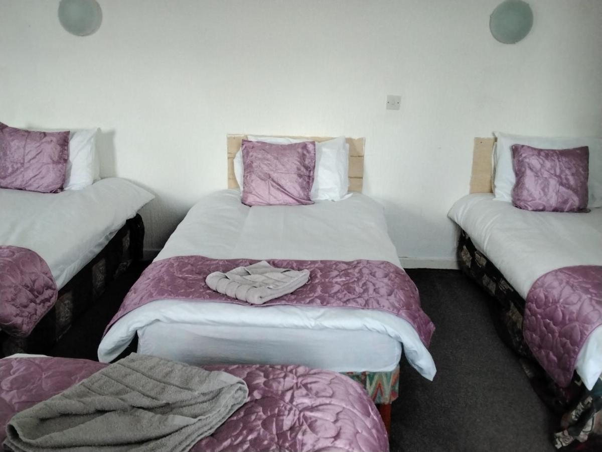 Lucena Hotel - Blackpool — Photos 1